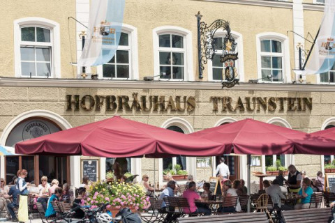 braeustueberl_biergarten_01-600x400