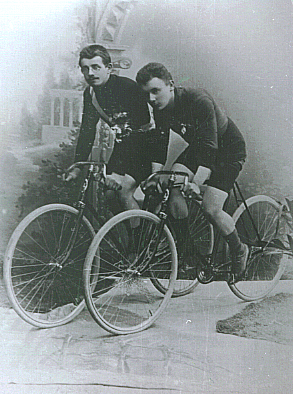 Anton Unterholzner (links) und Josef Prochinger, ca. 1901 Image